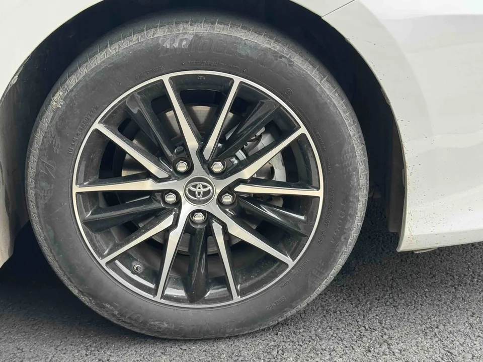Toyota Camry 2.0G Deluxe Edition 2023 — миниатюра 2