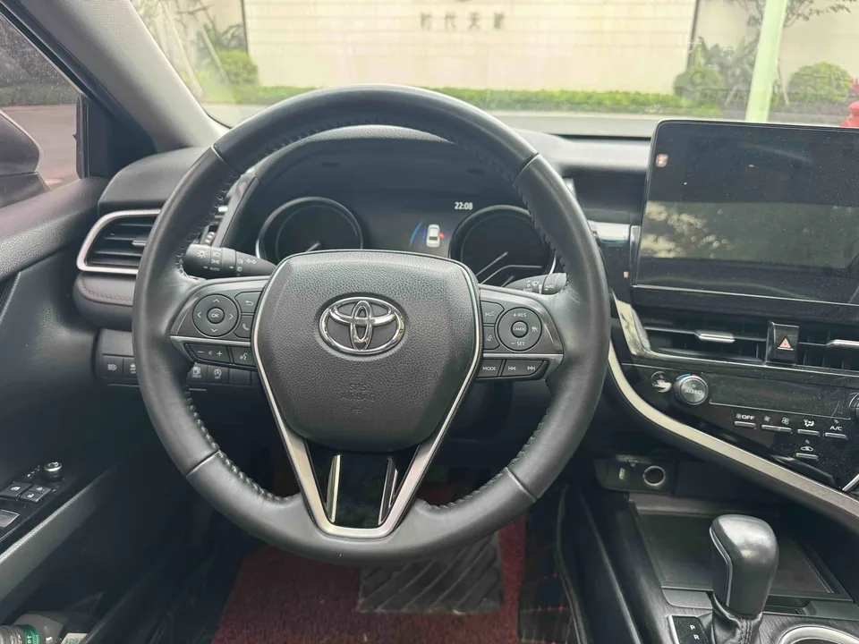 Toyota Camry 2.0G Deluxe Edition 2023 — миниатюра 3