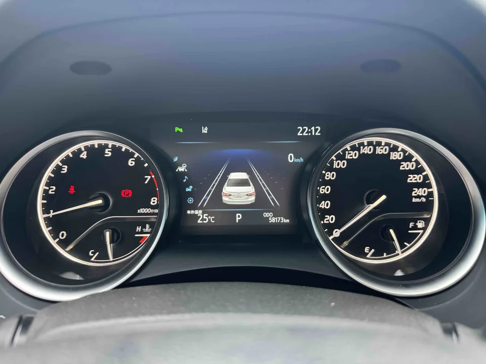 Toyota Camry 2.0G Deluxe Edition 2023 — миниатюра 5