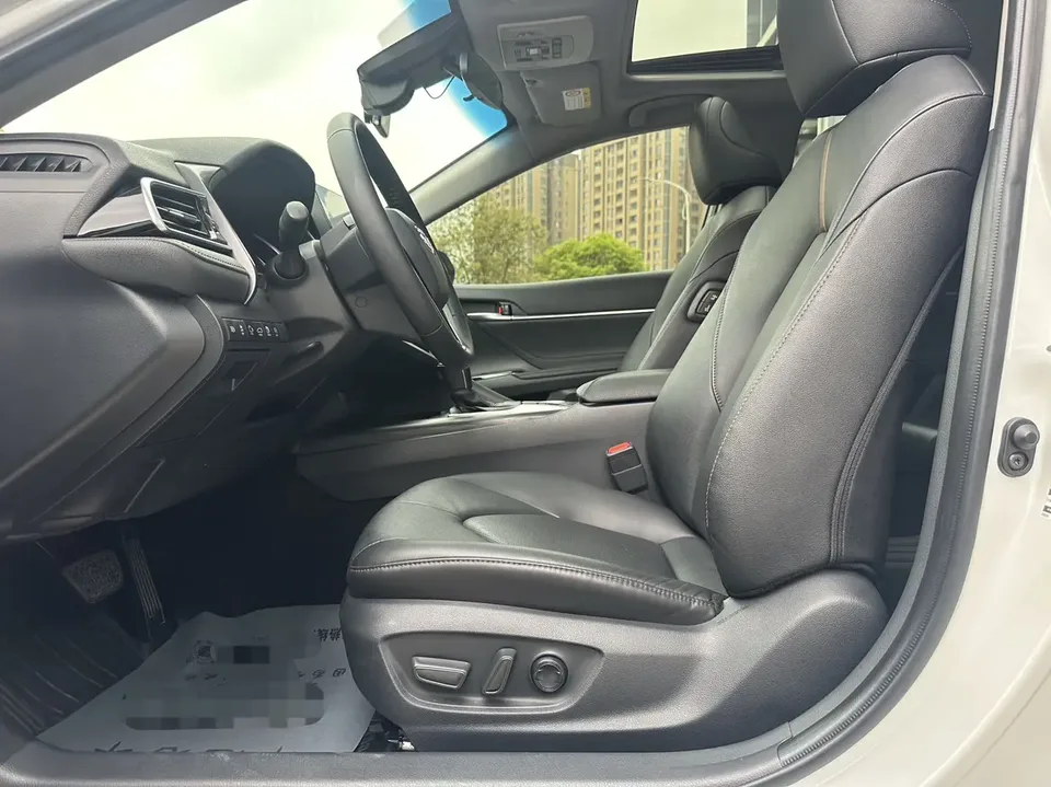 Toyota Camry 2.0G Deluxe Edition 2022 — миниатюра 5