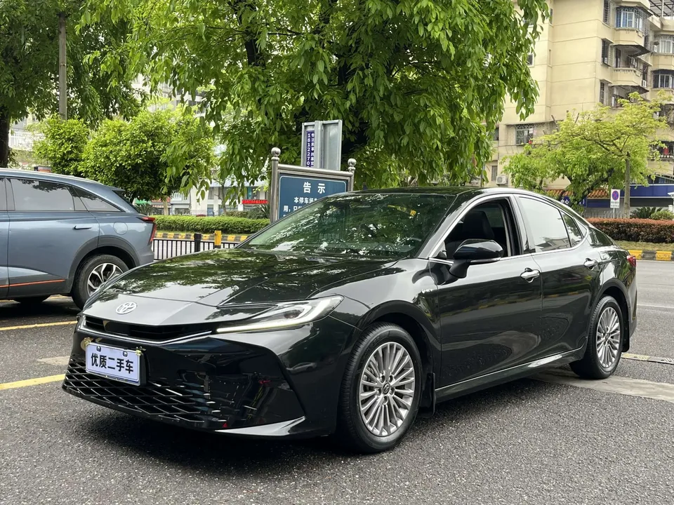 Toyota Camry 2025