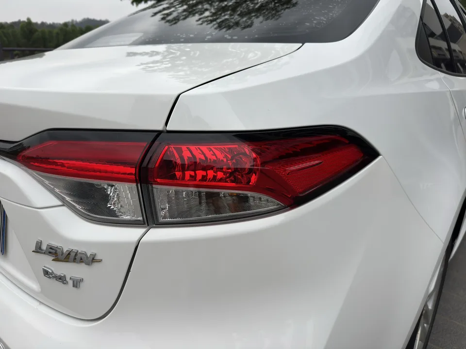 Toyota Levin 2022 Lelink 185T CVT Luxury Edition 2023 — миниатюра 3
