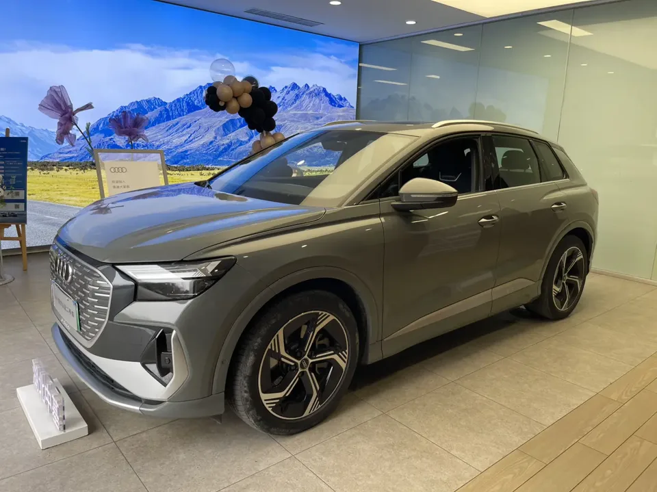 Audi Q4 e-tron 2024