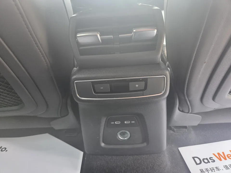 Audi Q4 e-tron Audi Q4 e-tron 2024 40 e-tron Creative Edition 2024 — миниатюра 3