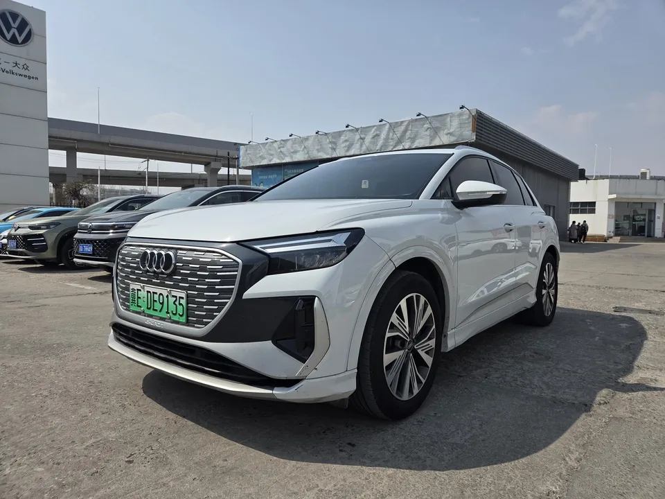 Audi Q4 e-tron 2024