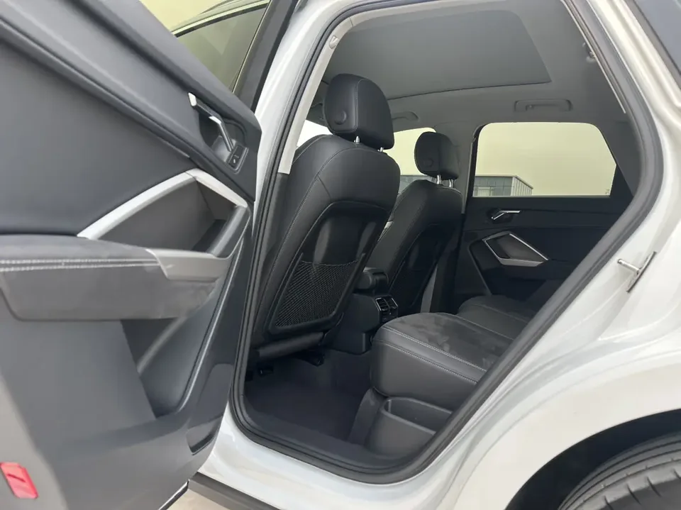 Audi Q3 Audi Q3 2022 35 TFSI Fashionable and Dynamic 2022 — миниатюра 4