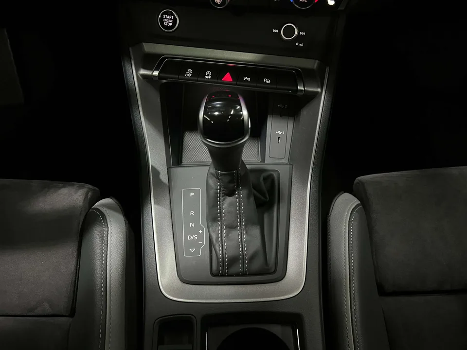 Audi Q3 Audi Q3 2022 35 TFSI Fashionable and Dynamic 2022 — миниатюра 4