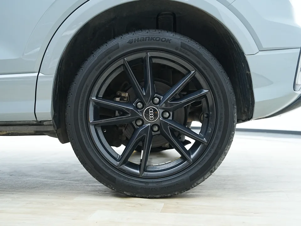 Audi Q2L Audi Q2L 2022 35 TFSI aggressive and dynamic model 2023 — миниатюра 3