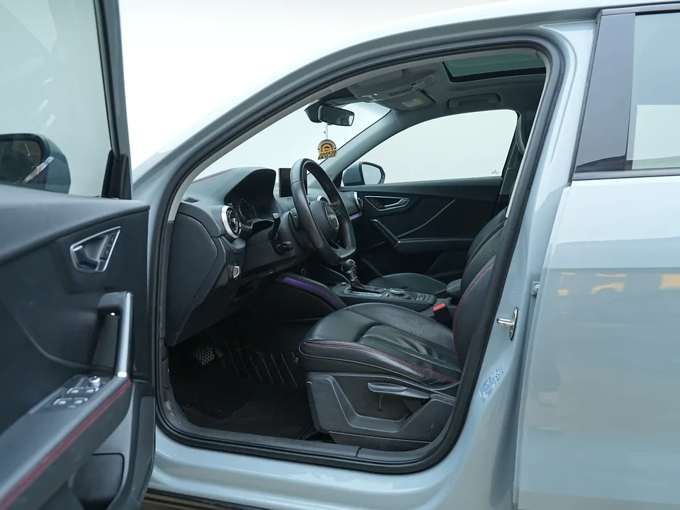 Audi Q2L Audi Q2L 2022 35 TFSI aggressive and dynamic model 2023 — миниатюра 5