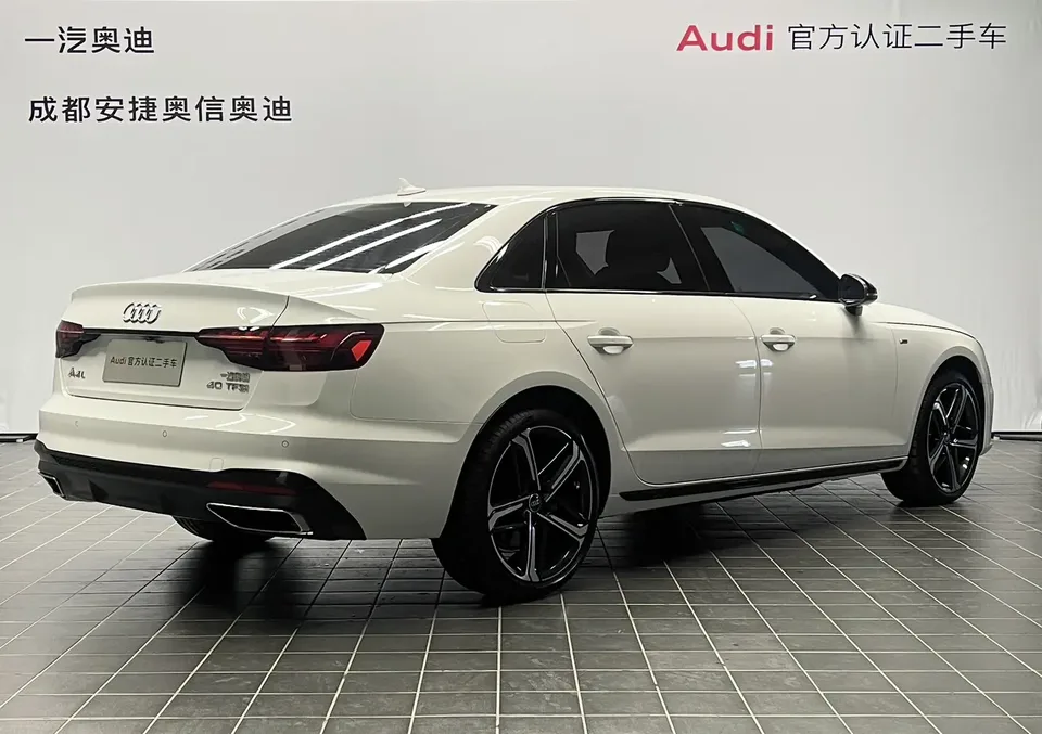 Audi a4 l Audi A4L 2024 40 TFSI Luxury Dynamic 2025 — thumbnail 2