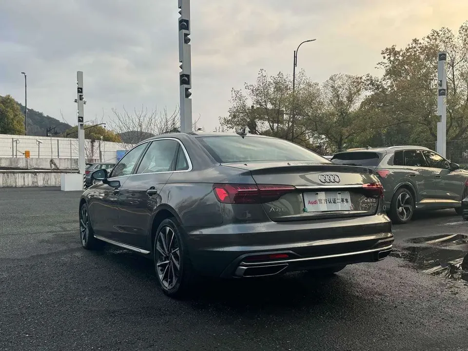 Audi a4 l A4L 2022 Audi A4L 2022 40 TFSI Fashionable and Elegant 2023 — thumbnail 2