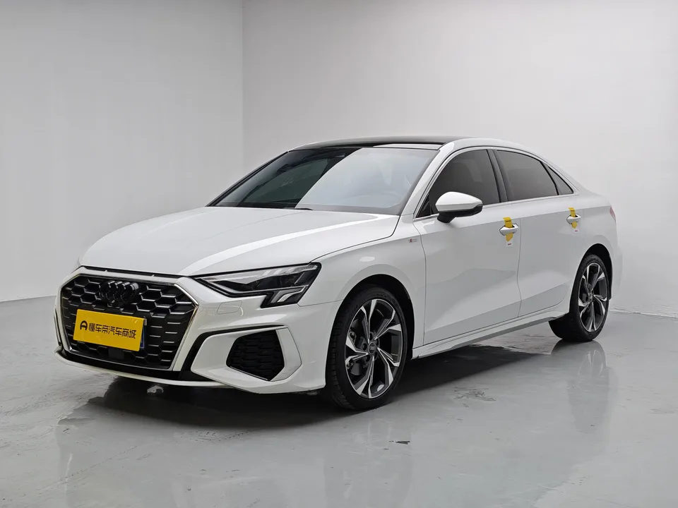 Audi A3 A3L Limousine 35 TFSI Luxury Sports 2023 — фото 1, купить с доставкой в Москву