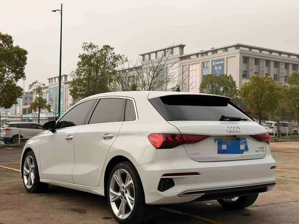 Audi A3 facelift Sportback 35 TFSI stylish and sporty 2023 — миниатюра 2