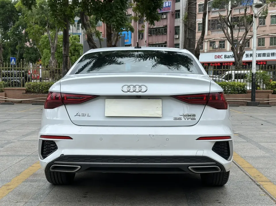Audi A3 A3L Limousine 35 TFSI Fashion Sports 2023 — миниатюра 2
