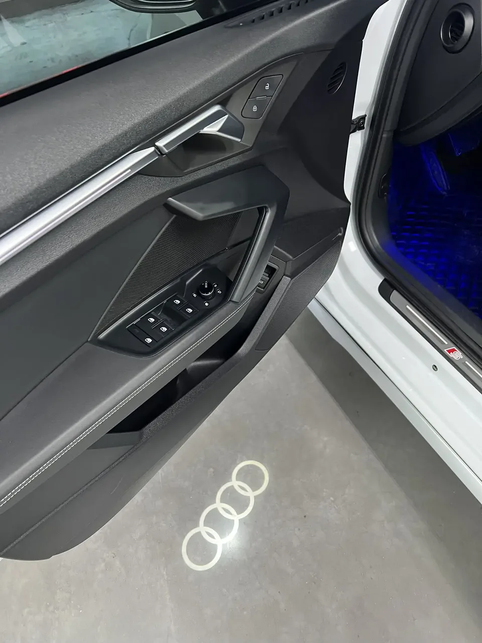 Audi A3 A3 2023 facelift A3L Limousine 35 TFSI stylish and sporty 2023 — thumbnail 3