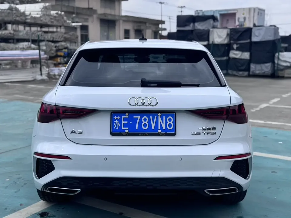 Audi A3 Sportback 35 TFSI stylish and sporty 2022 — миниатюра 2