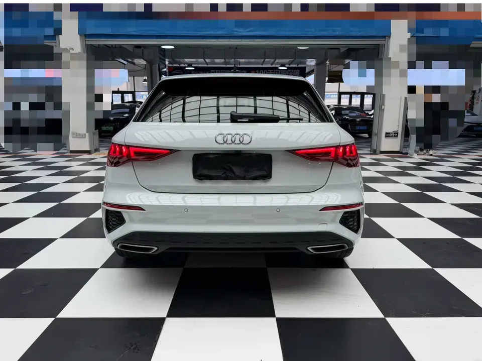 Audi A3 Sportback 35 TFSI stylish and sporty 2022 — миниатюра 2