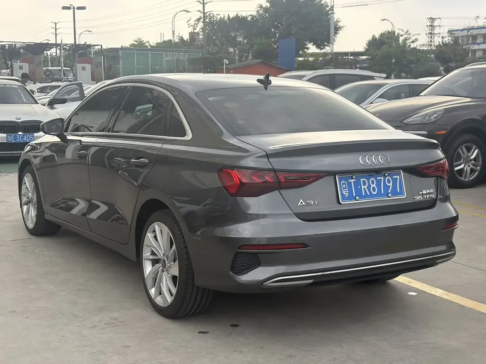 Audi A3 A3L Limousine 35 TFSI Fashionable and Elegant 2023 — миниатюра 2