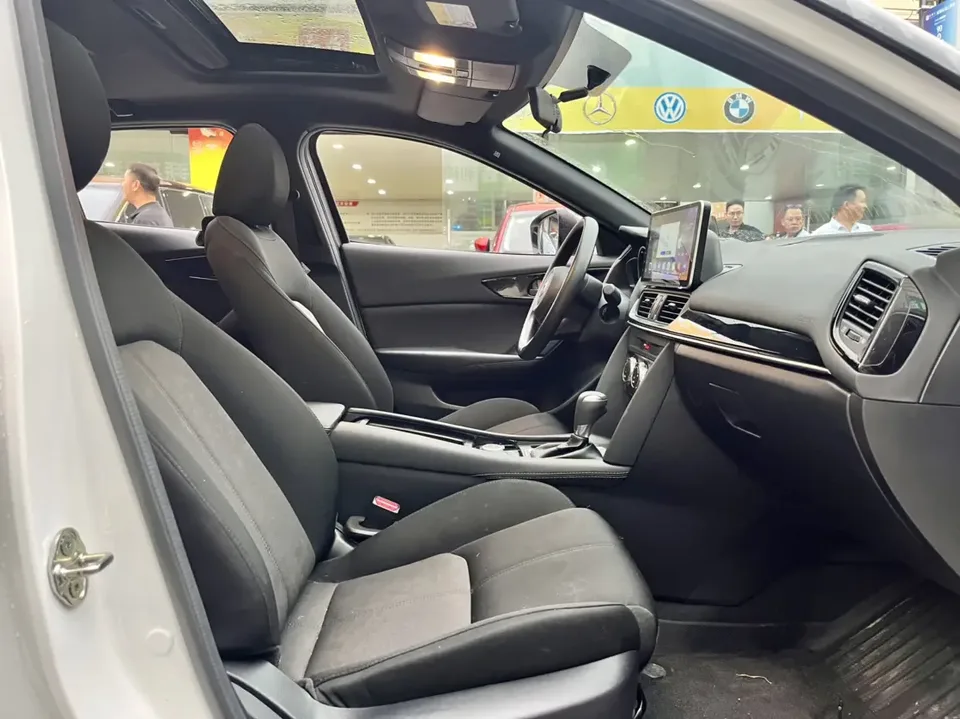 Mazda CX-4 Mazda CX-4 2021 2.0L 2WD Blue Sky Vibrant Edition 2023 — миниатюра 4