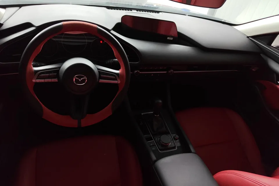 Mazda Axela 2.0L automatic quality version 2023 — миниатюра 4