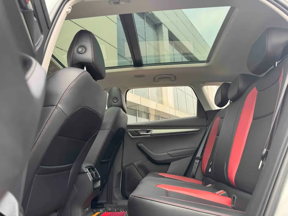 Skoda Karoq Korok 2024 TSI280 Luxury Edition 2024 — миниатюра 4