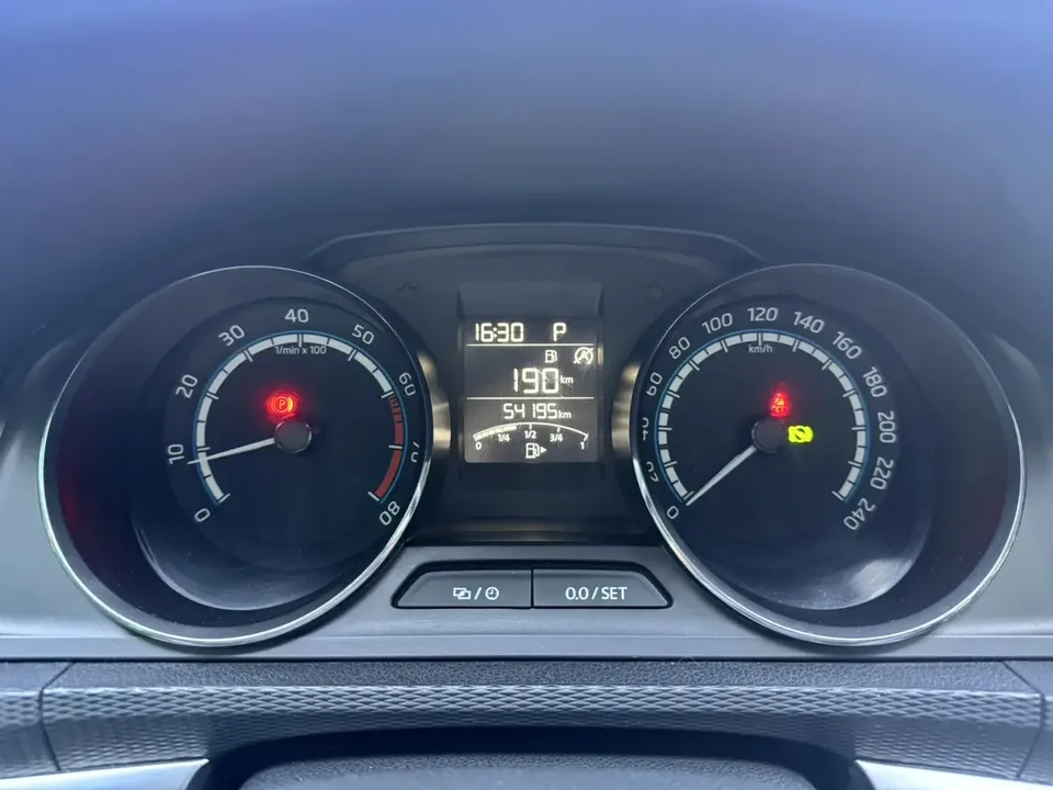Skoda Comek Comek 2022 1.5L Automatic Comfort Edition 2022 — миниатюра 4