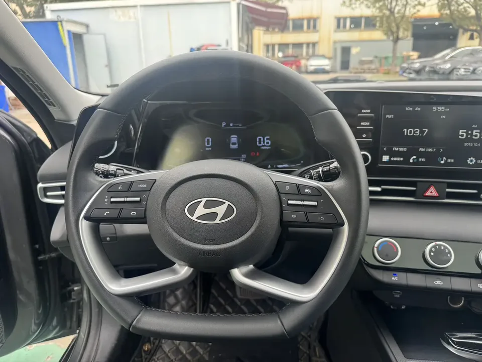 Hyundai Elantra 1.5L CVT GLX Elite Edition 2023 — миниатюра 4