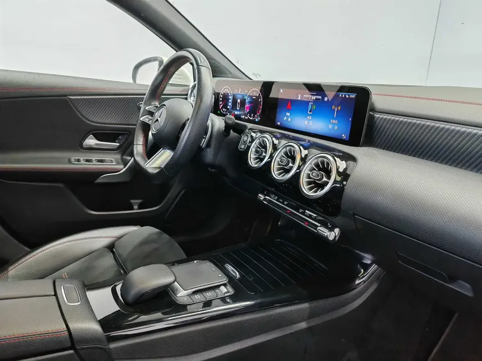 Mercedes-Benz Mercedes Benz A Class Mercedes-Benz A-Class 2023 A 200 L Sports Sedan Fashion Edition 2023 — миниатюра 5