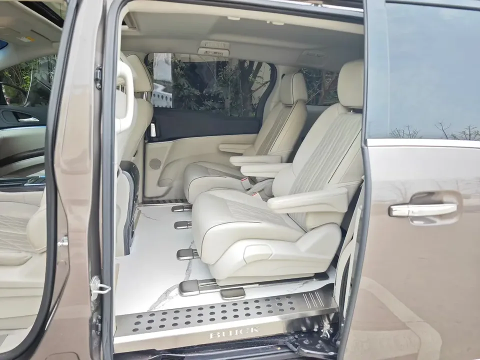 Buick GL8 Buick GL8 2022 Land Business Class 652T Luxury Edition 2022 — миниатюра 3