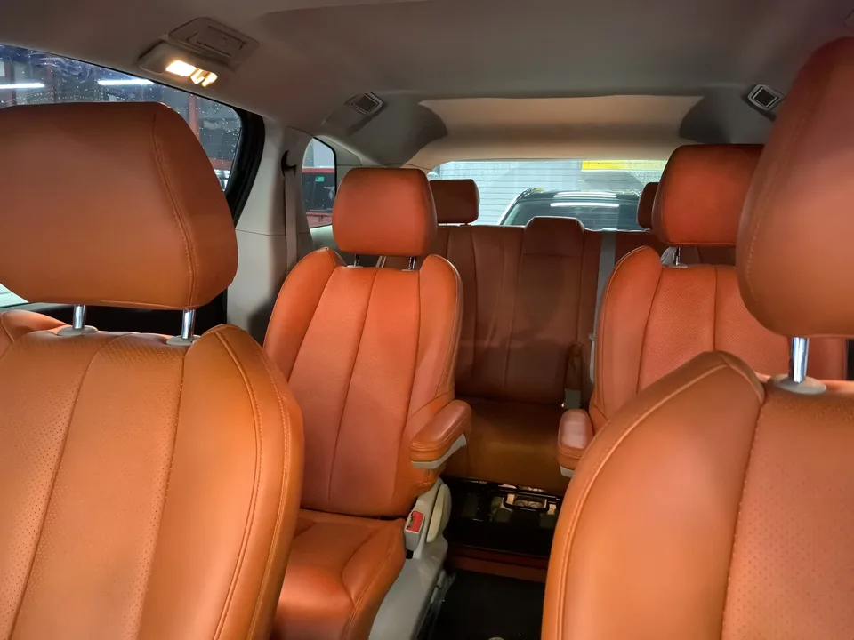 Buick GL8 GL8 2023 Buick GL8 2023 Land Business Class 2.0T Comfort Edition 2024 — thumbnail 4