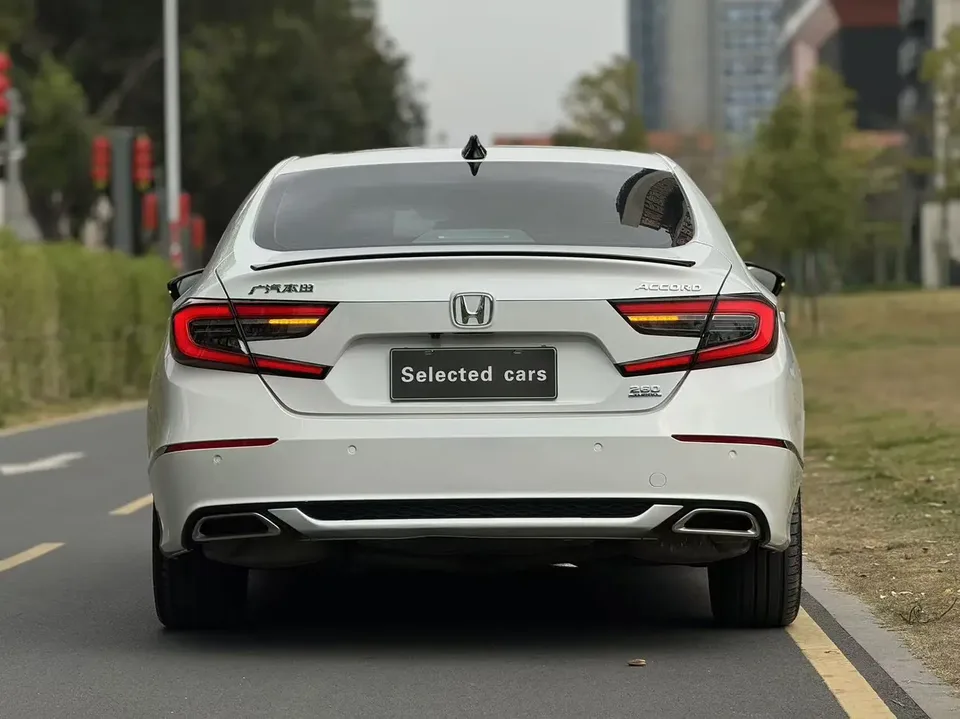 Honda Accord 2022 Accord 260TURBO Fantasy Night Premium Edition 2023 — миниатюра 2