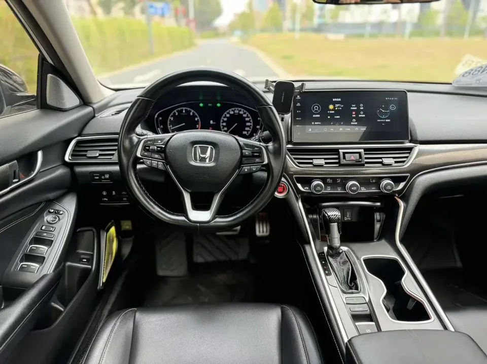 Honda Accord 2022 Accord 260TURBO Fantasy Night Premium Edition 2023 — миниатюра 5