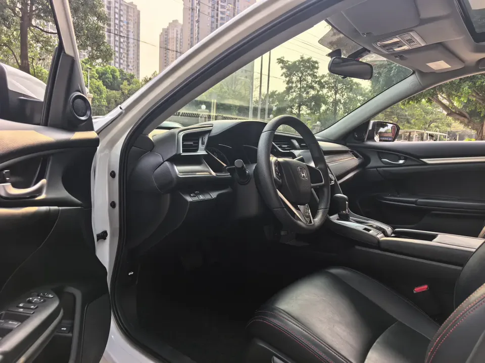 Honda CIVIC 220TURBO CVT Dynamic Edition National VI 2022 — миниатюра 5