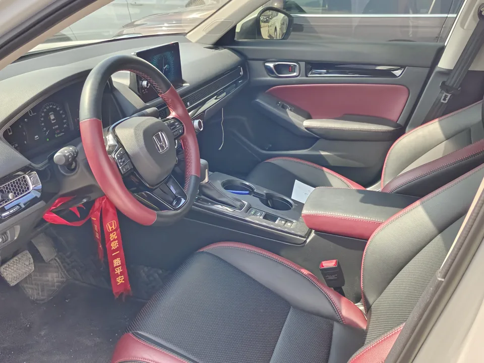 Honda CIVIC Civic 240TURBO CVT Dynamic C-position Customer Special Edition 2024 — миниатюра 5
