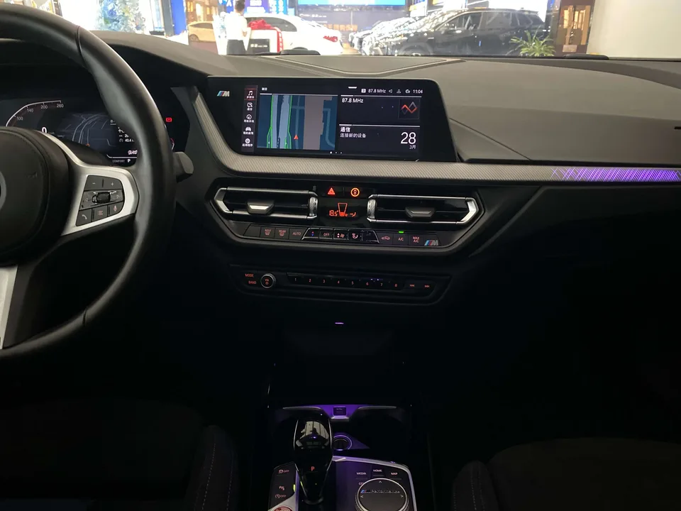 BMW 2 Series 225i 4-Door Coupe M Sport Night Edition 2023 — миниатюра 5
