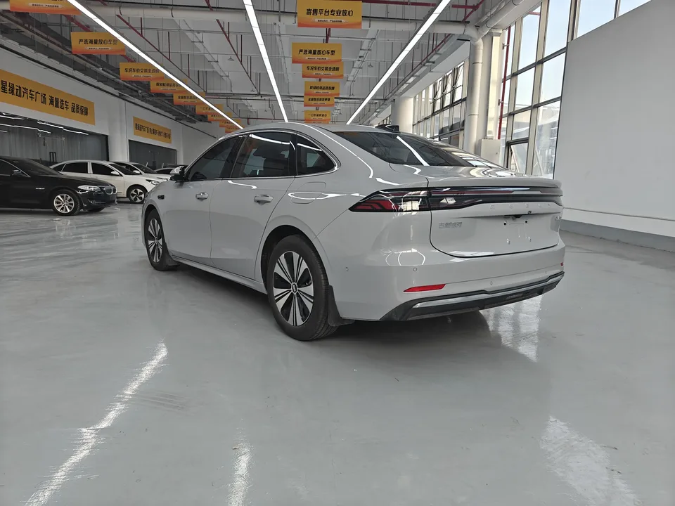 Geely Galaxy A7 PHEV 150km Explorer+ Edition 2025 — миниатюра 2