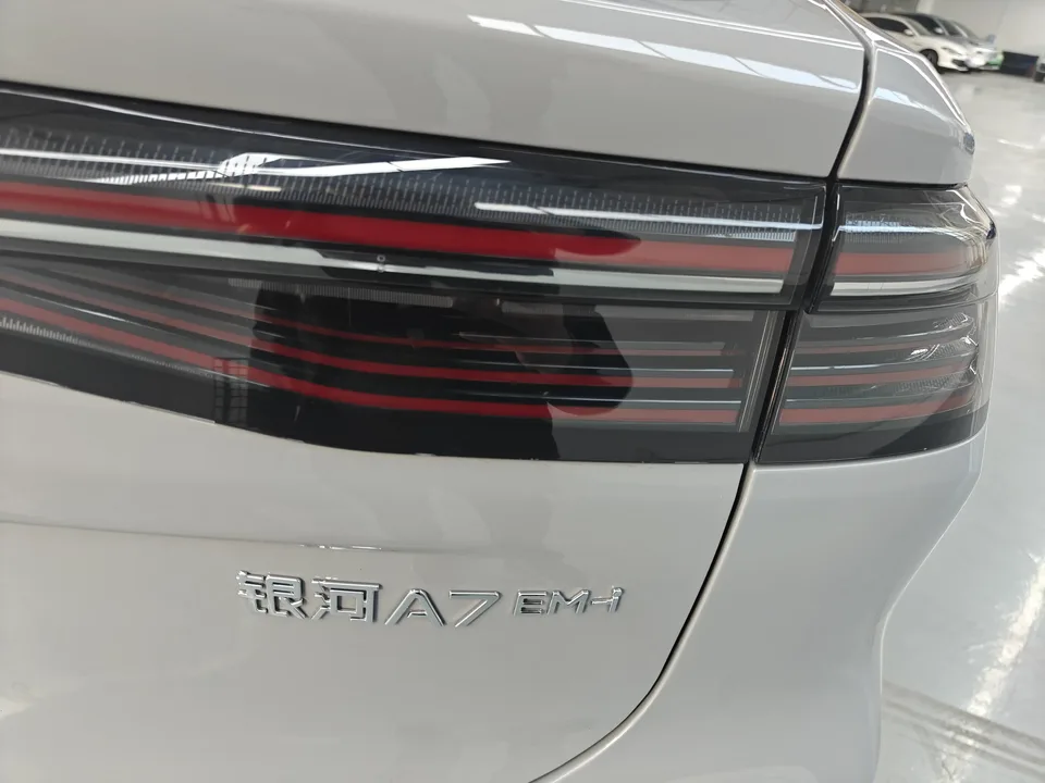 Geely Galaxy A7 PHEV 150km Explorer+ Edition 2025 — миниатюра 3