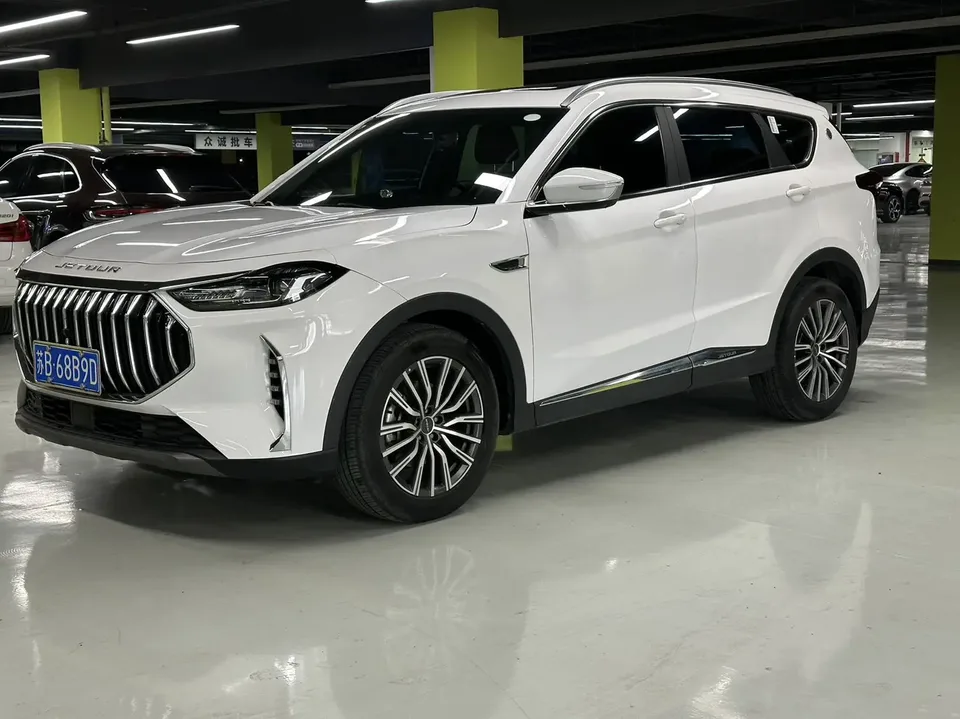 Jetour Jietu X70 PLUS JETOUR X70 PLUS 2023 1.5T DCT Brave PLUS 5-seater 2023 — фото 1, купить с доставкой в Москву
