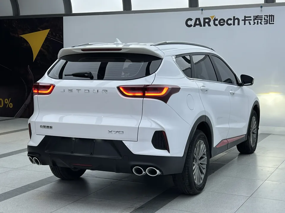 Jetour Jietu X70 Jietu X70 2023 1.5T DCT Beyond PRO 7 Seaters 2023 — миниатюра 2