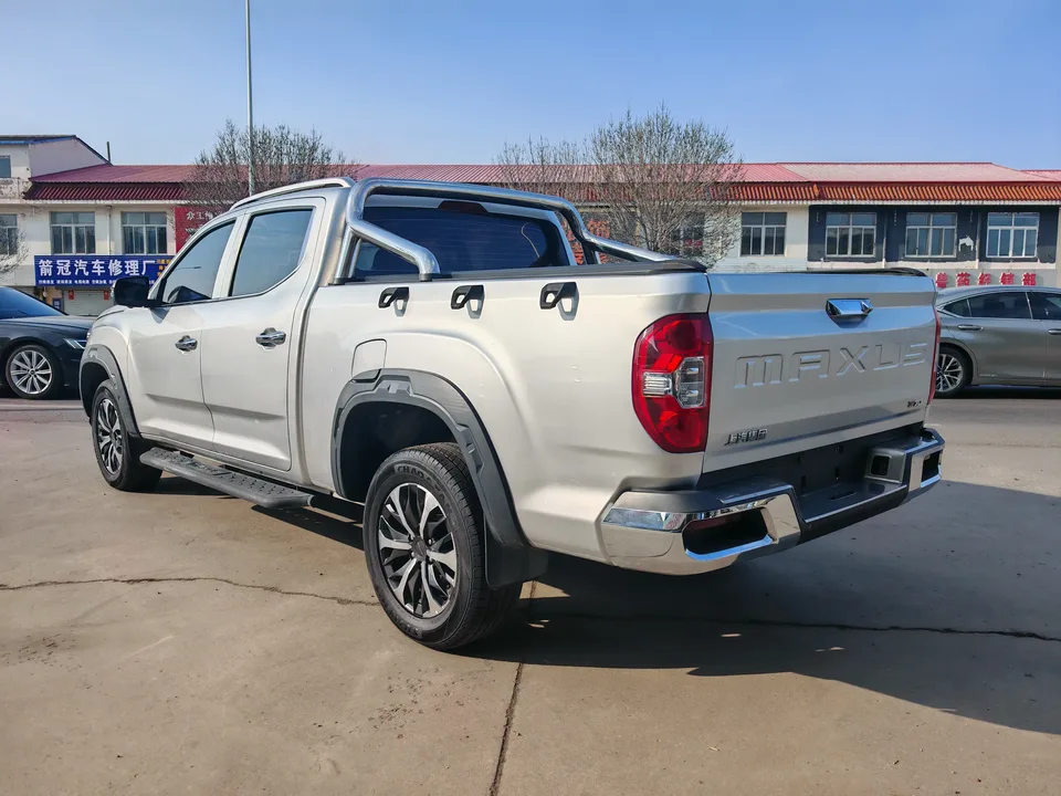 Datong Maxus T70 2.0T diesel automatic two-wheel drive Australian version long box 2023 — миниатюра 2
