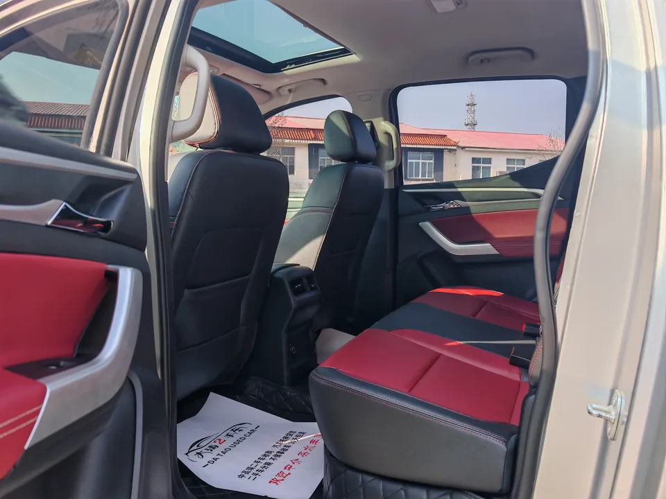 Datong Maxus T70 2.0T diesel automatic two-wheel drive Australian version long box 2023 — миниатюра 5