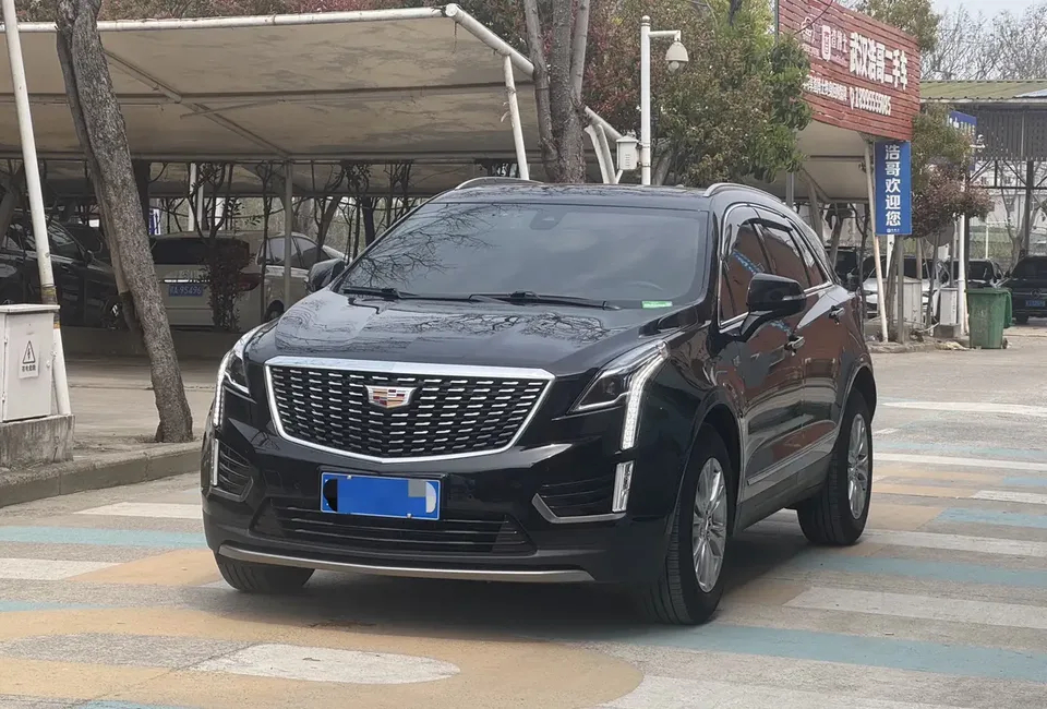 Cadillac XT5 Cadillac XT5 2022 2.0T 2WD Luxury 2022 — photo 1, buy with delivery to Moscow