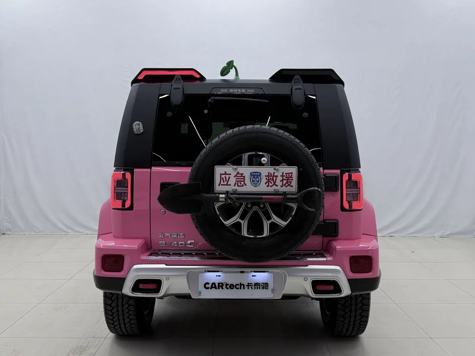 BAIC Beijing Off-road BJ40 2.0T Automatic 4WD City Hunter Glory Edition 2024 — миниатюра 2