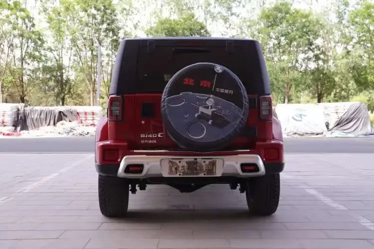 BAIC Beijing Off-road BJ40 Beijing Off-road BJ40 2023 2.0T Automatic 4WD City Hunter Edition Knight Edition 2024 — миниатюра 2