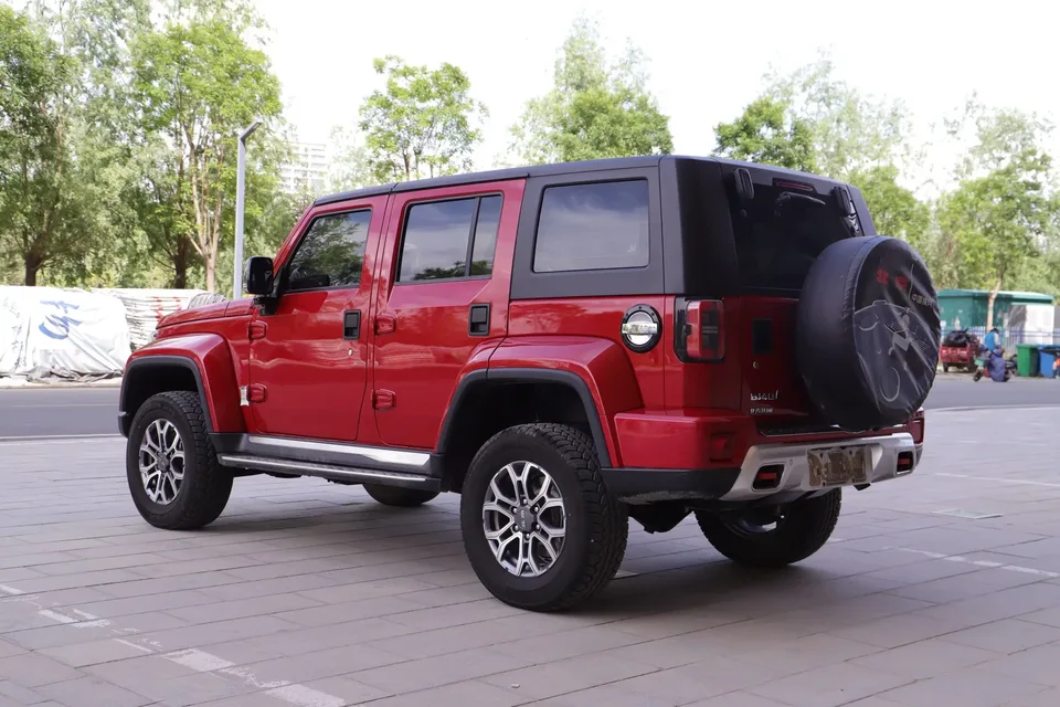 BAIC Beijing Off-road BJ40 Beijing Off-road BJ40 2023 2.0T Automatic 4WD City Hunter Edition Knight Edition 2024 — миниатюра 4