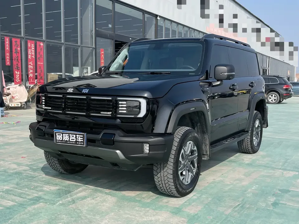 BAIC Beijing Off-road BJ40 Beijing Off-road BJ40 2024 Blade Hero Edition 2.0T Automatic 4WD Climber 2025 — photo 1, buy with delivery to Moscow