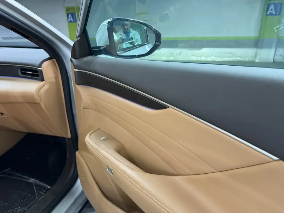 Dongfeng Fengshen L8 PHEV 185KM Dream Edition 2025 — миниатюра 3