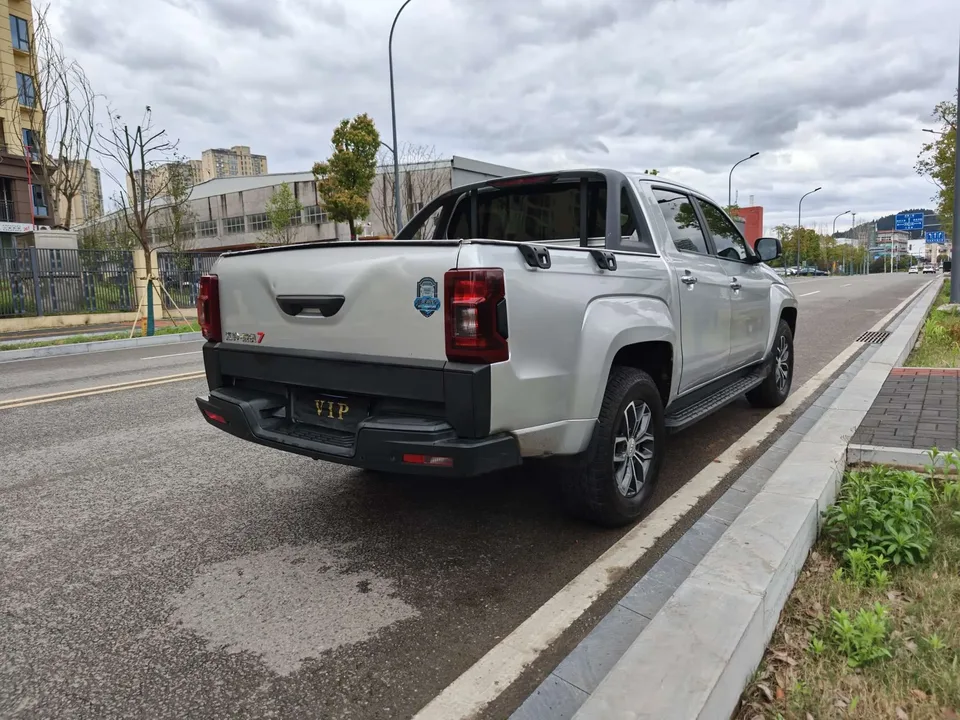Jiangling Domain Tiger 7 Domain Tiger 7 2022 2.0T automatic diesel two-wheel drive comfort type long axis 2022 — thumbnail 4