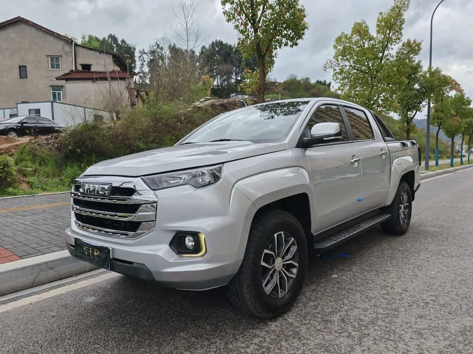 Jiangling Domain Tiger 7 Domain Tiger 7 2022 2.0T automatic diesel two-wheel drive comfort type long axis 2022 — photo 1, buy with delivery to Moscow