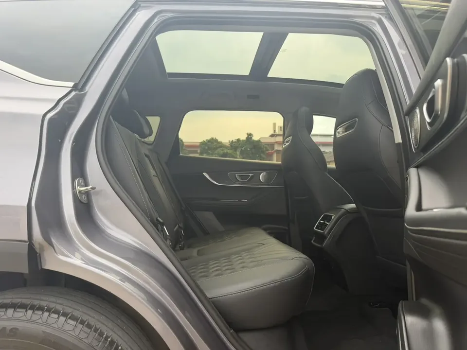 Chery Tiggo 7 Plus Champion Edition 1.6TGDI DCT Extraordinary Model 2023 — миниатюра 5